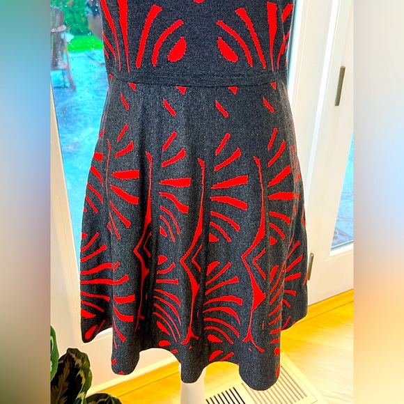 Parker Knit Dress - Grey & Red Size Small - Picture 4 of 9